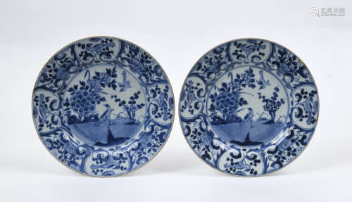 CHINE, XIXe siècle  Paire d'assiettes en porcelaine