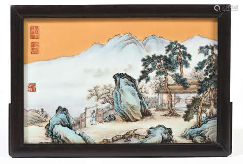 CHINE, XXe siècle  Plaque en porcelaine émaillée