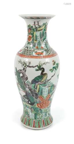 CHINESE QING PERIOD FAMILLE VERT VASE