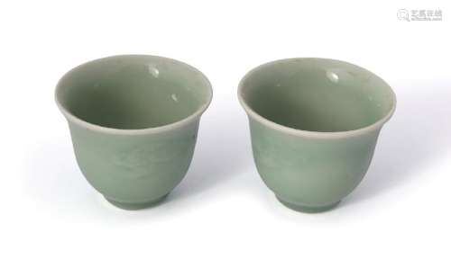 PAIR OF CHINESE QING PERIOD CELADON BOWLS