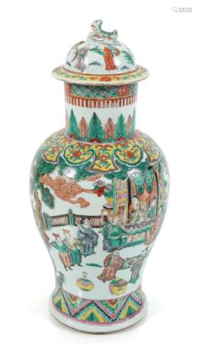 CHINESE QING FAMILLE VERTE JAR AND COVER