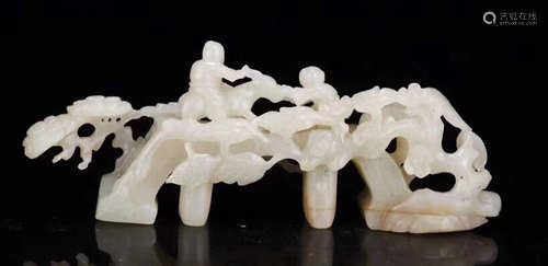 A HETIAN JADE CARVED FIGURE PENDANT