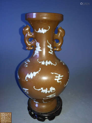 A PATS PATTERN DOUBLE EARS VASE