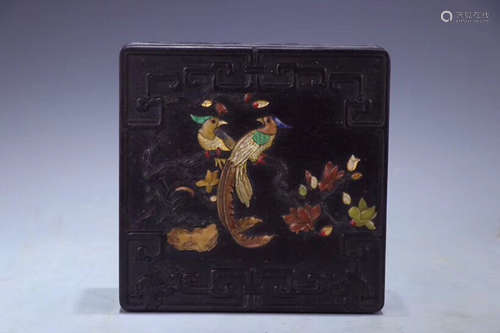 A FLORAL AND BIRD PATTERN ROSEWOOD SQUARE BOX