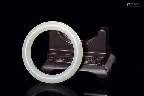 A HETIAN JADE BANGLE