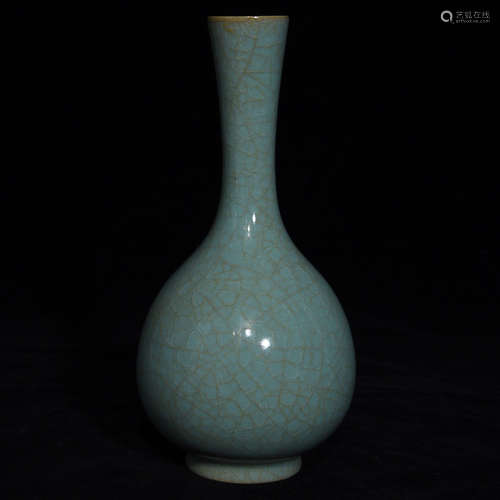 AN OLD RUYAO BOTTLE