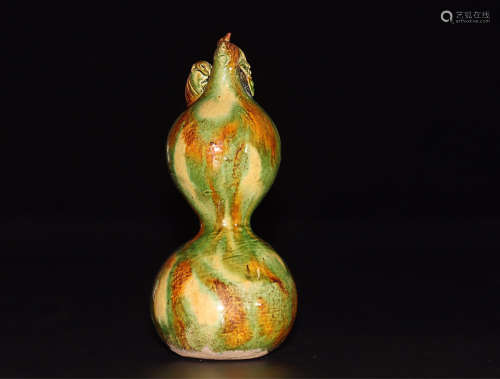 A GOURD DESIGN TANG TRI-COLOR GLAZED ORNAMENT