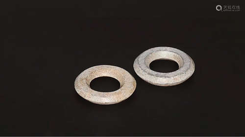 206BC-220AD, A PAIR OF HETIAN JADE RINGS, ZHAN&HAN DYNASTY