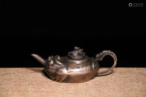 AN ANIMAL DESIGN SLIVER TEAPOT