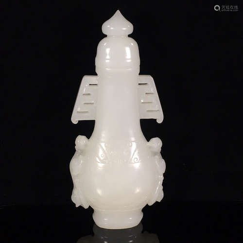 A FLORAL PATTERN HETIAN JADE BOTTLE