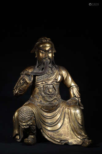 17-19TH CENTURY, A GILT BRONZE GUANGONG DESIGN FIGURE, QING DYNASTY