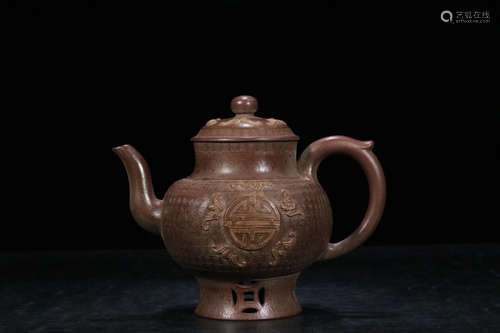 AN IMPERIAL LAMP DESIGN TEAPOT