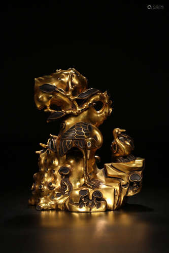 17-19TH CENTURY, A LANDSCAPE DESIGN GILT BRONZE ORNAMENT, QING DYNASTY