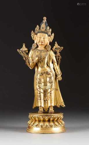 STEHENDER BODHISATTVA Tibet, 18./19. Jh. Bronze, vergoldet, part. farbig gefasst. H. 42,5 cm. Im