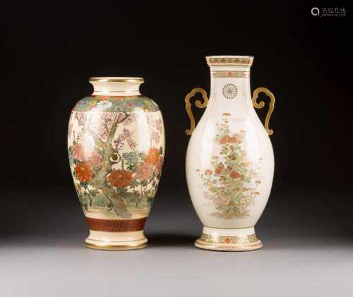 ZWEI SATSUMA-VASEN Japan, 20. Jh. Satsuma-Porzellan. H. 31,2 cm-35,5 cm. Eine Vase gemarkt '