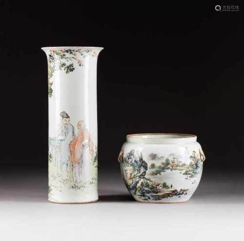VASE UND TOPF China, 20. Jh. Porzellan, polychrome Aufglasurbemalung. H. 15,4 cm-35,6 cm. Vase mit