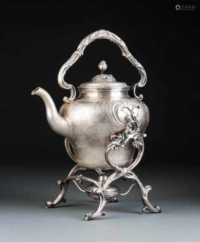 GROSSE TEEKANNE MIT STÖVCHEN IM ROKOKO-STIL Frankreich, Paris, Louis Aucoc, um 1850 Silber. H. 39,