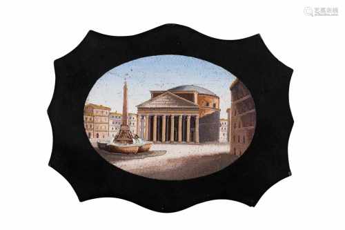 POLYCHROMES MIKROMOSAIK Italien, 19. Jh. Marmor, polychromes Mosaik. H. 14 cm L. 18 cm.