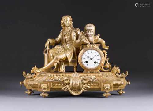 KAMINUHR 'DENIS PAPIN' Frankreich, 2. Hälfte 19. Jh. Régule, vergoldet. H. 35 cm. Auf dem Uhrwerk