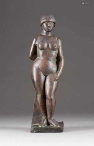 KATHARINA HEISE1891 Groß Salze - 1964 Halle/ Saale (attr.)Stehender Frauenakt Bronze, braun