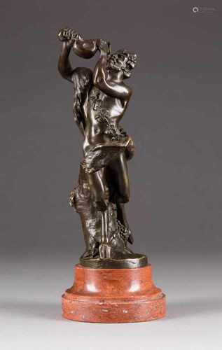 CLAUDE MICHEL CLODION1738 Nancy - 1814 Paris (Nachfolger)Trinkender Satyr Bronze, braun patiniert,