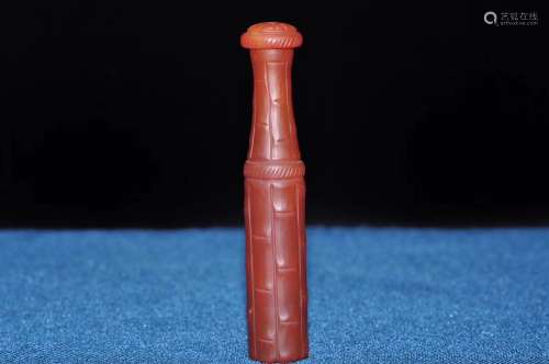 AN AGATE CARVED BAMBOO SHAPED CIGARETTE HOLDER