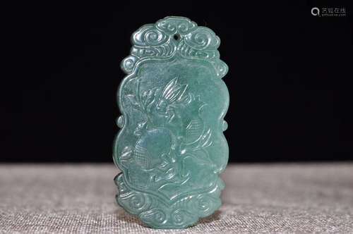 A JADEITE CARVED POMEGRANATE&CLAM SHAPED PENDANT