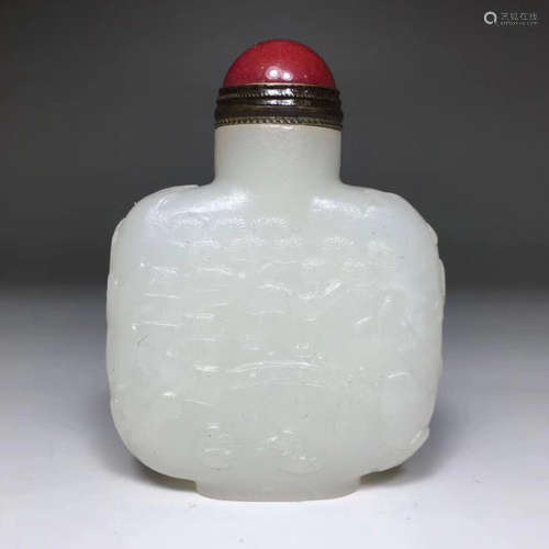 A HETIAN JADE CARVED STORY PATTERN SNUFF BOTTLE