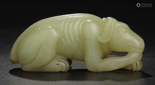 A HETIAN YELLOW JADE BEAST SHAPED PENDANT