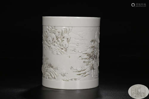 A WHITE GLAZE CASTED LANDSCAPE PATTERN PEN HOLDER