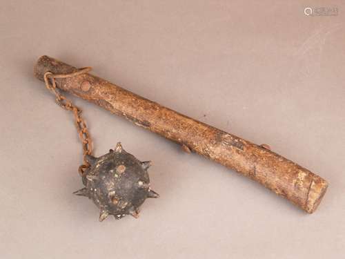 Ketten-Morgenstern im Stil des Spätmittelalters - Holzschaft mit Beschlagnägeln, an großer<br />Öse Kette und Dornenkugel, D ca.7,5cm, L. gesamt ca.63cm, Alters(Rost)- und Gebrauchsspuren, 2 Spitzen beschädigt, Gewicht ca.1300g