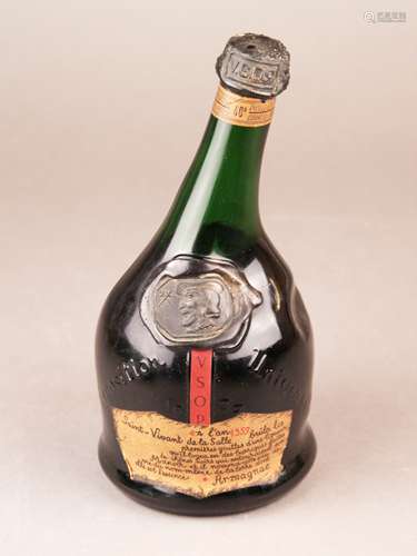 Armagnac - Saint Vivant de la Salle, VSOP, 1937, ca. 70cl, 40 % Vol., unverkostet,<br />Füllstand: obere Schulter, in gutem Erhaltungszustand, Frontetikett minimal beschädigt