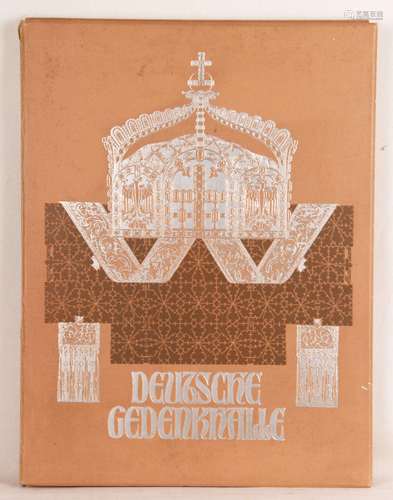 Pflugk-Harttung, Julius v., Max Herzig und Hugo Tschudi - Deutsche Gedenkhalle, Mappe II,<br />um 1910, Bilder aus der vaterländischen Geschichte, Kunstblätter Nr. 26-50, (Blatt 44 fehlt), Leineneinband mit Silberprägung, Alters- bzw. Gebrauchsspuren, Ränder stockfleckig, ca.46x35cm