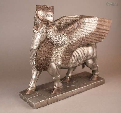 Lamassu - The Austin Sculpture Collection, vollplastische Figur des assyrischen<br />Tempelwächters, Kunstguss, auf rechteckigem Sockel montiert, Sockel rückseitig gemarkt 