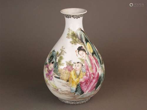 Vase - Yuhuchunping, porcelain with polychrome enamel colors, in the bottom red 6-mark<br />seal ''Da Qing Qianlong Nian Zhi'', on the side stylized garden landscape with lady and two playing boys, inscription on the reverse in Chinese calligraphy, gold rim, on the edge small denture probably production-related, H.ca.32cm, China 20th century