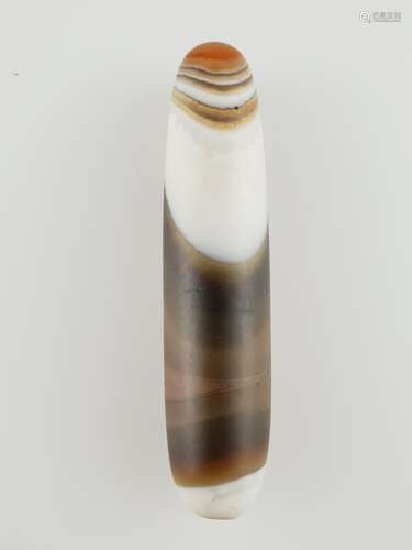 Agate amulet - Tibet, elongated shape in the style of magical Gzi stones, beautifully<br />grained and finely polished, L.ca.8,5cm, ca.57g