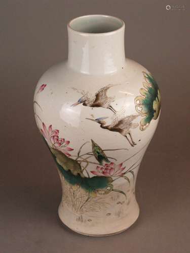 Shoulder vase - China 20th century, polychrome onglaze colors: flowering lotus plants with<br />herons pair, chinese calligraphy lettering, red bottom mark ''Pei gu zhai'' - Atelier name of Cheng Yiting (Republic time), H.ca.35cm