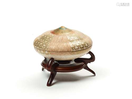 A SMALL JAPANESE SATSUMA LIDDED BOX