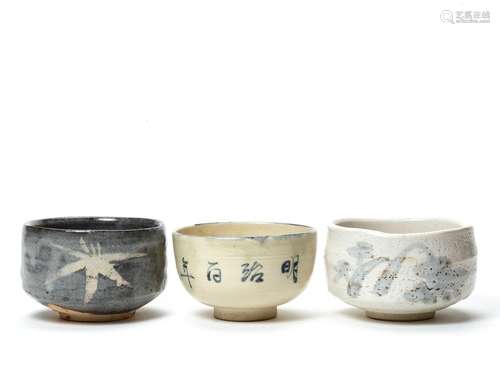 A GROUP OF THREE CHAWAN – MEIJI / SHOWA PERIOD