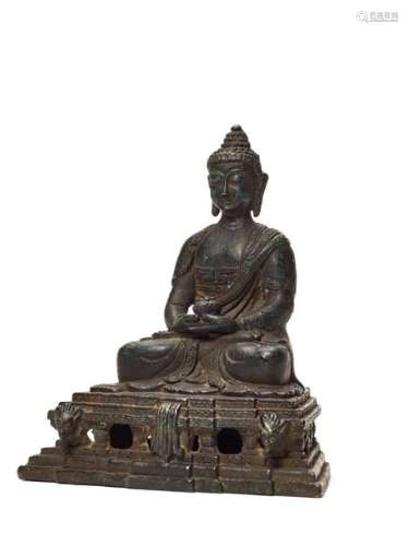 A TIBETAN BRONZE DEPICTING BUDDHA AMITABHA