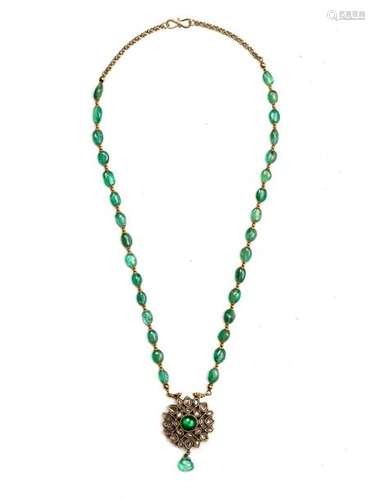 A MOGUL STYLE GOLD, ENAMEL AND EMERALD NECKLACE