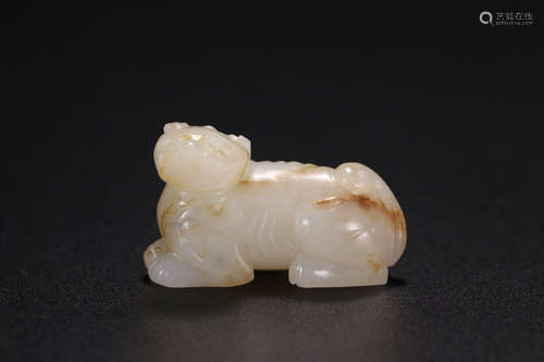 A HETIAN JADE RUISHOU BEAST ORNAMENT