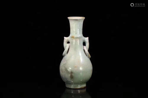 A LONGQUAN KILIN VASE WITH DOUBLE-EAR