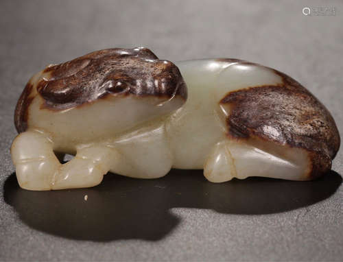 A HETIAN JADE COW SHAPED PENDANT