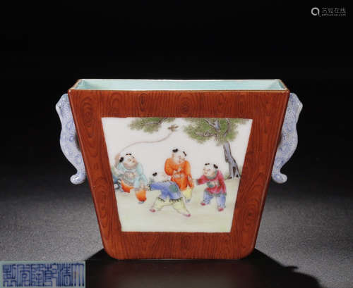 A FAMILLE-ROSE DOUBLE EARS SQUARE CUP