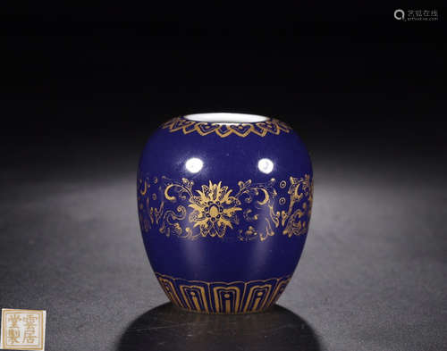 A JI BLUE GLAZE GILT FLORAL PATTERN SMALL JAR