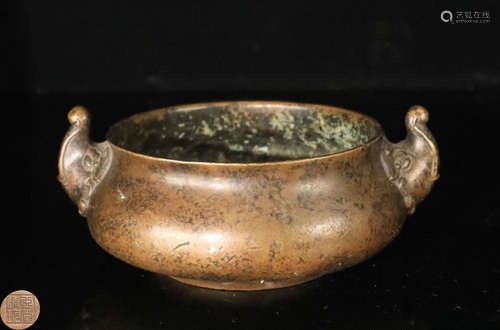 A BRONZE CASTED ELEPHANT SHAPED CENSER