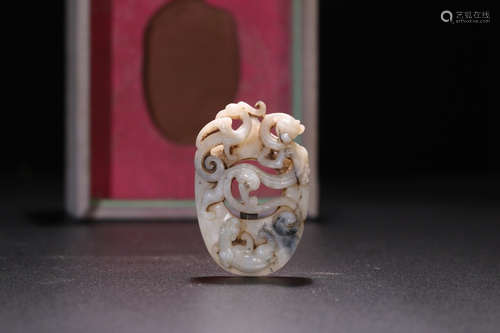 A HETIAN DRAGON&PHOENIX PATTERNED PENDANT