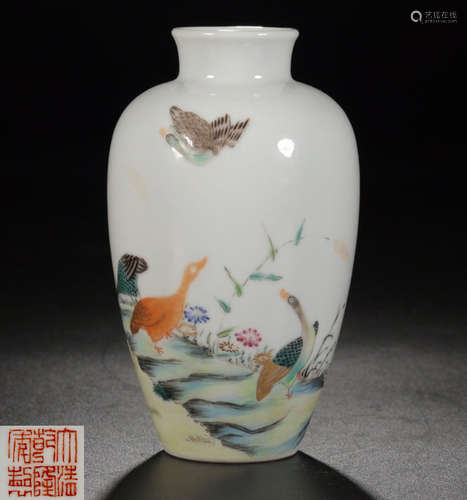 A FAMILLE-ROSE WILD-GOOSE PATTERN VASE