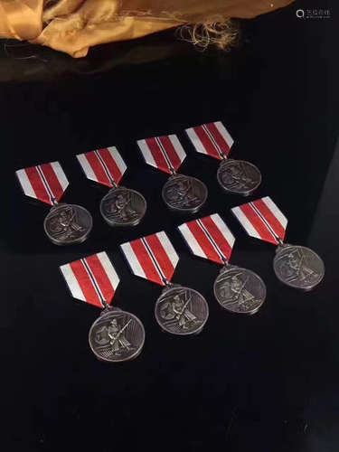 EIGHT PIECES OF KORAN WAR COMMEMORATIVE COINS